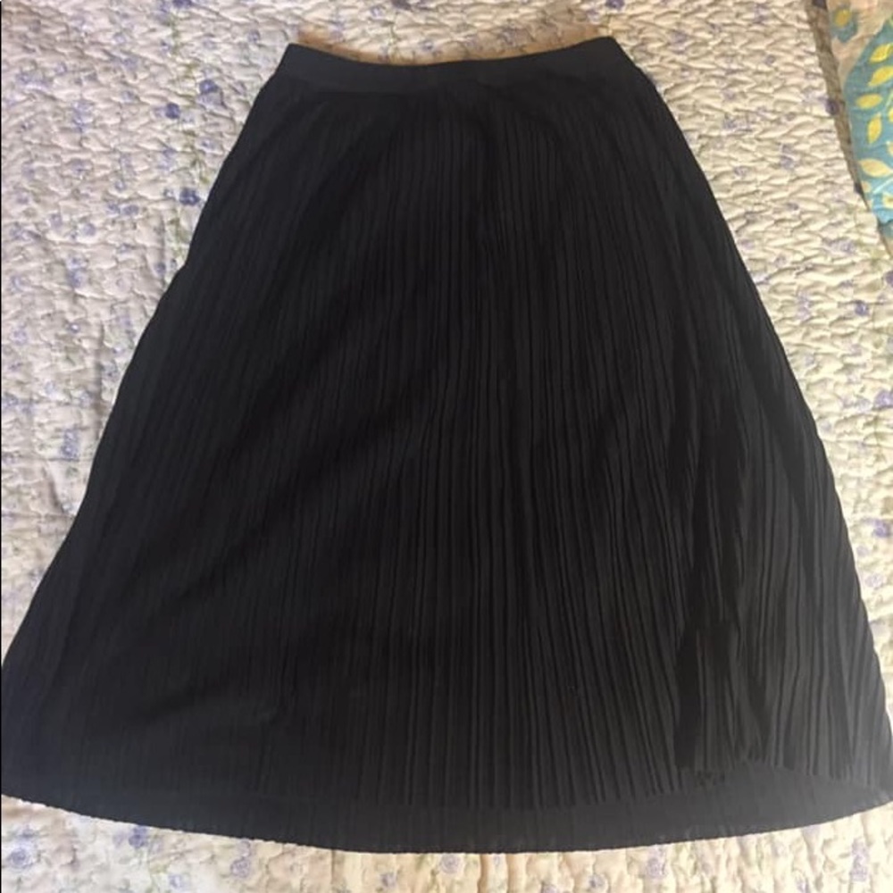 Uniqlo Pleated Midi Skirt